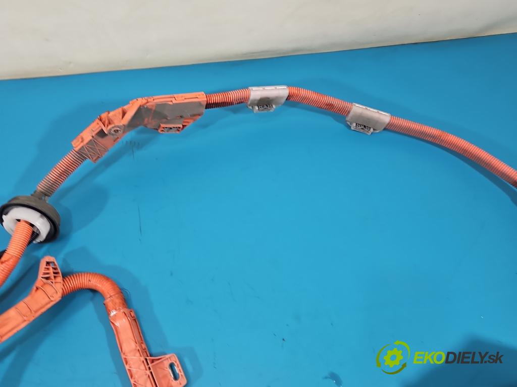 Toyota Auris II 2012-2018 1.8 16V 99 HP automatic 73 kW 1798 cm3 5- Zväzok: ostatné 8216402030G