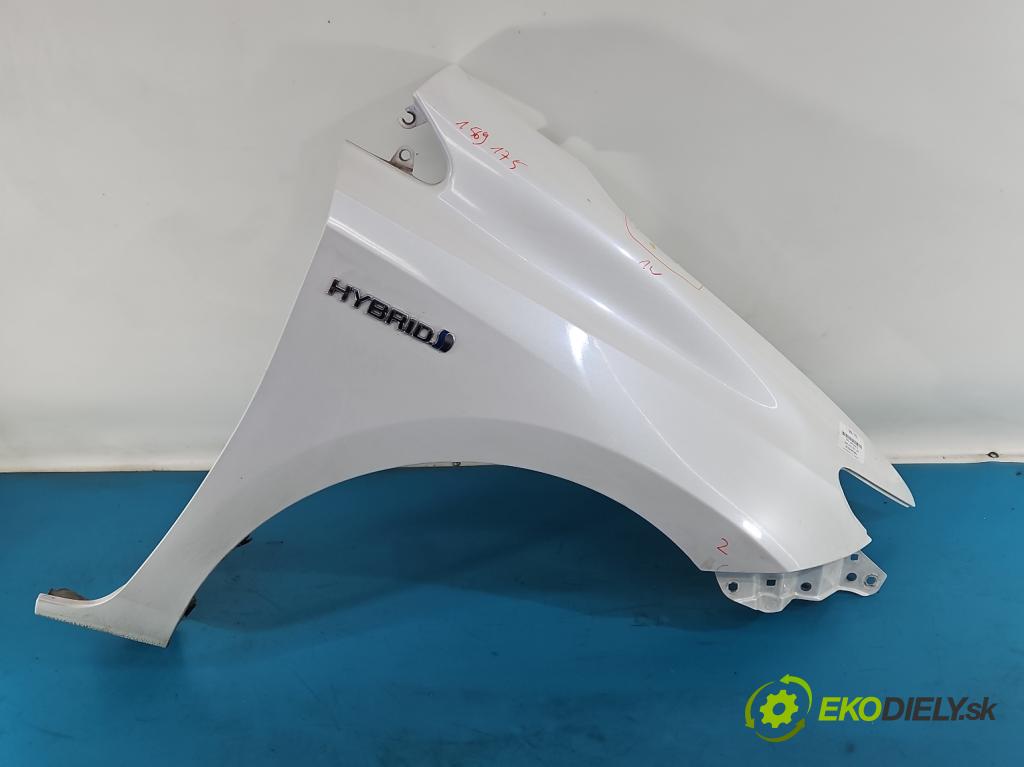 Toyota Auris II 2012-2018 1.8 16V 99 hp automatic 73 kW 1798 cm3 5- blatnik přední pravý  (Klika dveří ostatní)