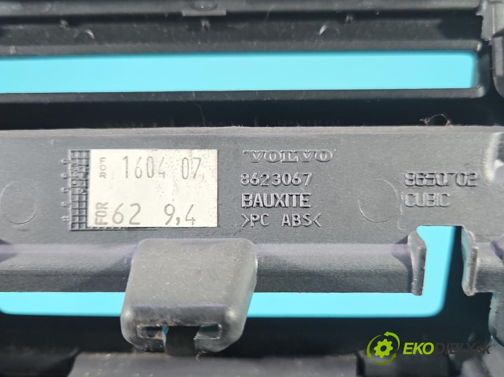 Volvo C30 1.6 hdi 109 HP manual 80 kW 1560 cm3 3- panel kúrenia 30739671