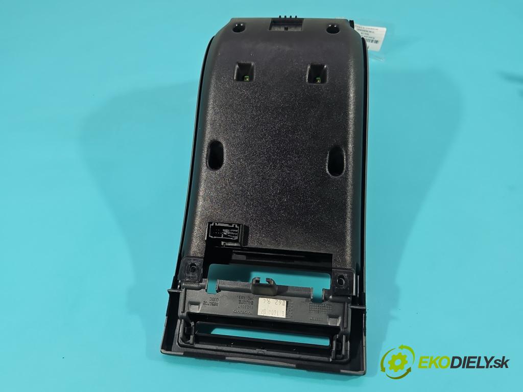 Volvo C30 1.6 hdi 109 HP manual 80 kW 1560 cm3 3- panel kúrenia 30739671