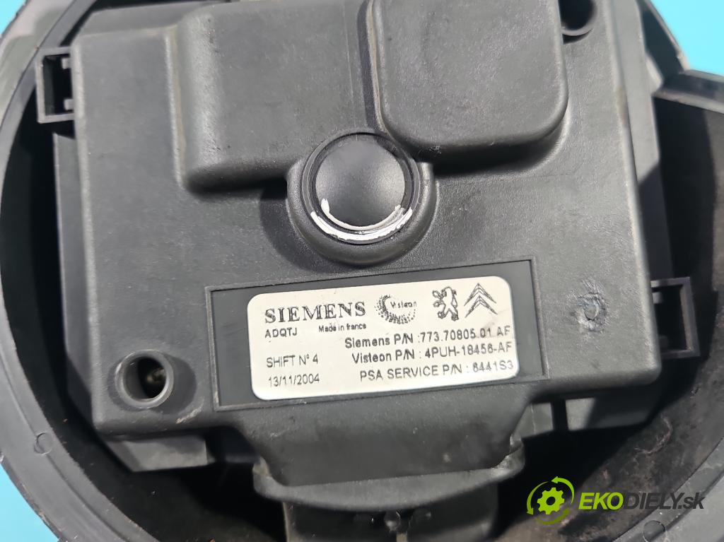 Peugeot 407 2.0 16V 136hp manual 100 kW 1997 cm3 4- ventilátor vzduchu 4PUH-18456-AF