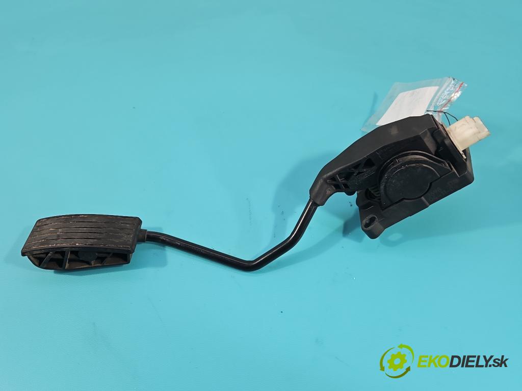 Peugeot 407 2.0 16V 136hp manual 100 kW 1997 cm3 4- pedal plyn: potenciometr: F00C3E2429
