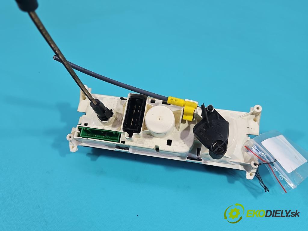 Mini One I 2000-2006 1.6 16V 90 hp manual 66 kW 1598 cm3 3- palubní deska panel topení 1502214