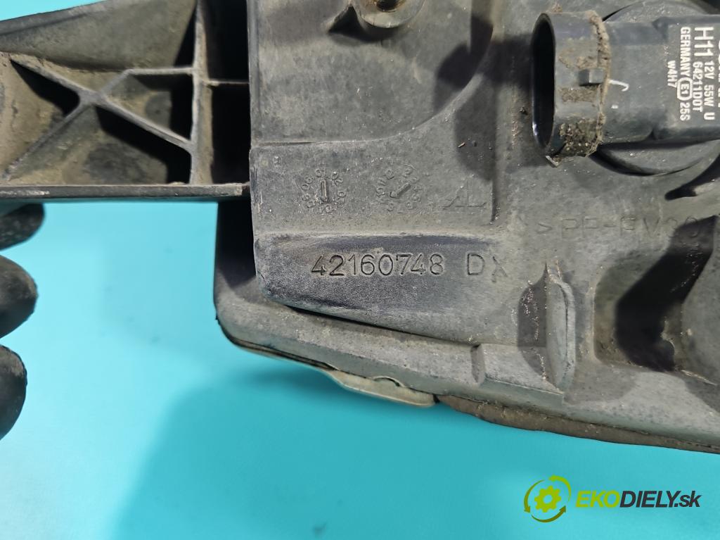 Peugeot 407 2.0 16V 136 HP manual 100 kW 1997 cm3 4- Halogen pravý 9641945480 (Kľučka dverí ostatné)