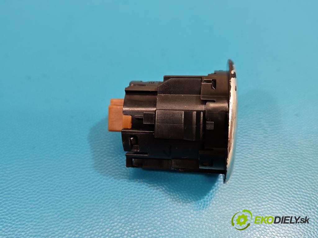 Nissan X-trail III T32 2013-2021 1.6 dci 131 hp automatic 96 kW 1598 cm3 5- Přepínač 28590-3JA0A