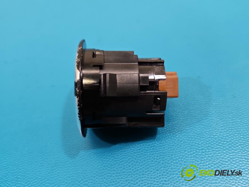 Nissan X-trail III T32 2013-2021 1.6 dci 131 hp automatic 96 kW 1598 cm3 5- Přepínač 28590-3JA0A