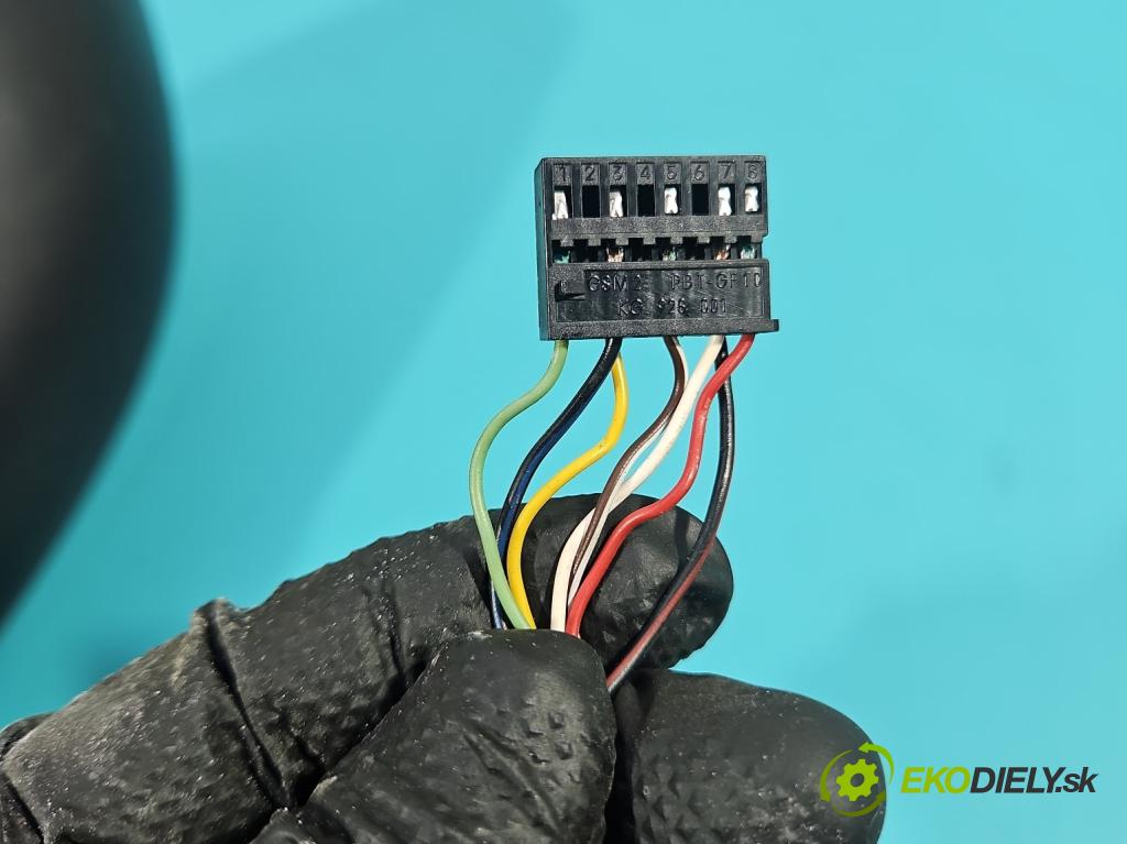 Vw Passat B8 2014 - 2.0 tdi 150 HP automatic 110 kW 1968 cm3 5- zrkadlo pravé  (Kľučka dverí ostatné)