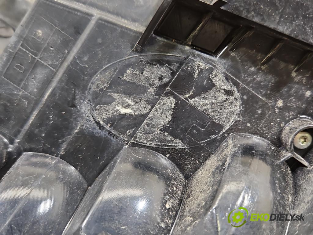 Vw Passat B8 2014 - 2.0 tdi 150 HP automatic 110 kW 1968 cm3 5- svetlo / reflektor zadné ľavé 3G9945311 (Kľučka dverí ostatné)