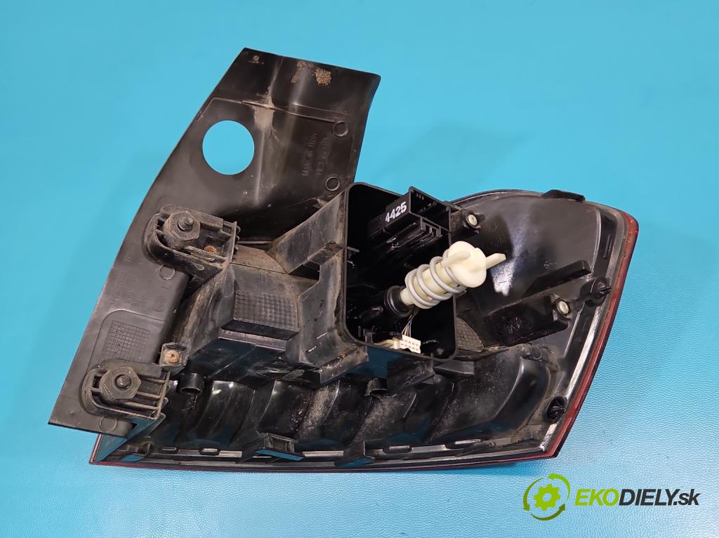 Vw Passat B8 2014 - 2.0 tdi 150 HP automatic 110 kW 1968 cm3 5- svetlo / reflektor zadné ľavé 3G9945311 (Kľučka dverí ostatné)