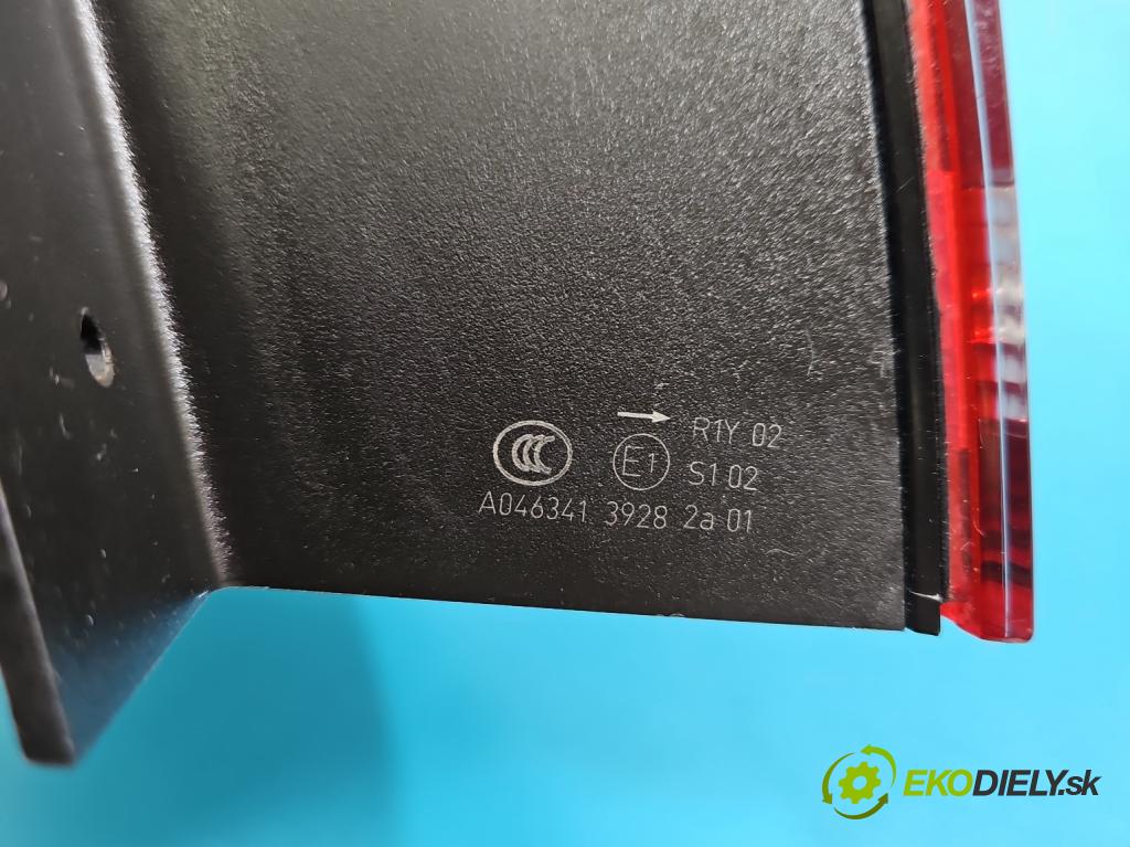 Vw Passat B8 2014 - 2.0 tdi 150 HP automatic 110 kW 1968 cm3 5- svetlo / reflektor zadné pravé 3G9945312 (Kľučka dverí ostatné)