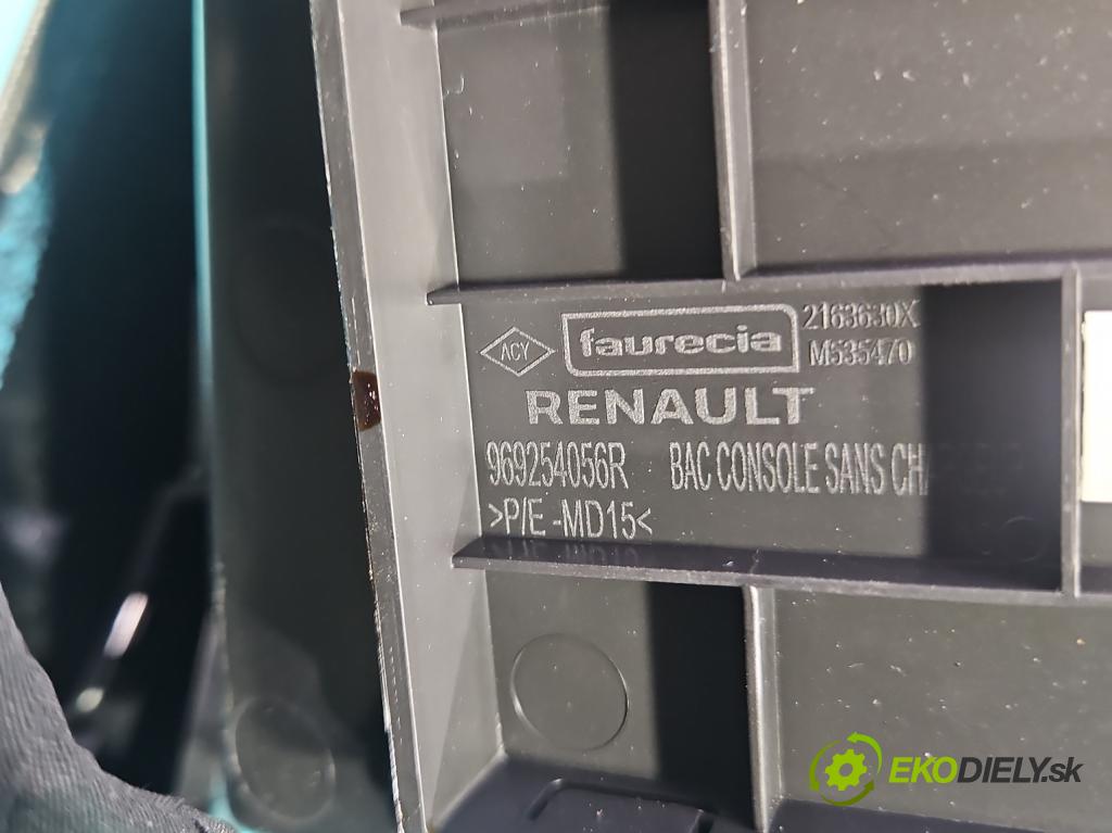 Renault Clio V 2019- 1.0 91 KM automatic 67 kW 999 cm3 5- kryt plast