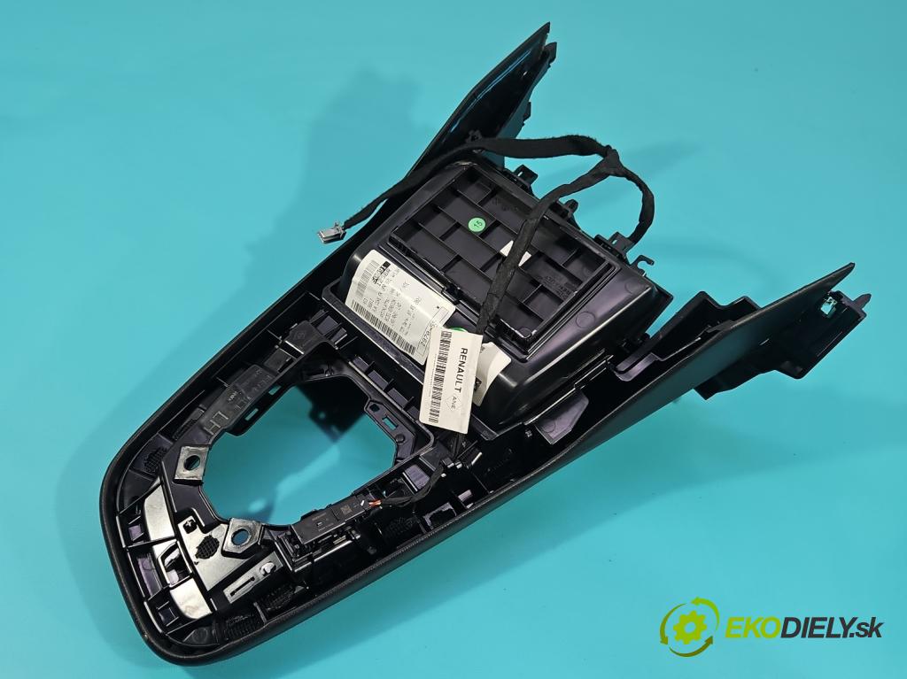 Renault Clio V 2019- 1.0 91 KM automatic 67 kW 999 cm3 5- kryt plast