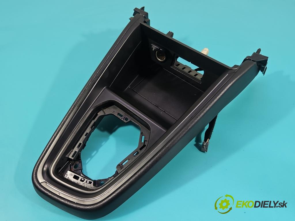 Renault Clio V 2019- 1.0 91 KM automatic 67 kW 999 cm3 5- kryt plast