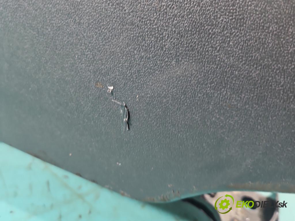 Toyota Verso 2009-2018 1.8 16V 147 HP manual 108 kW 1798 cm3 5- Sedačka zadné ľavý II