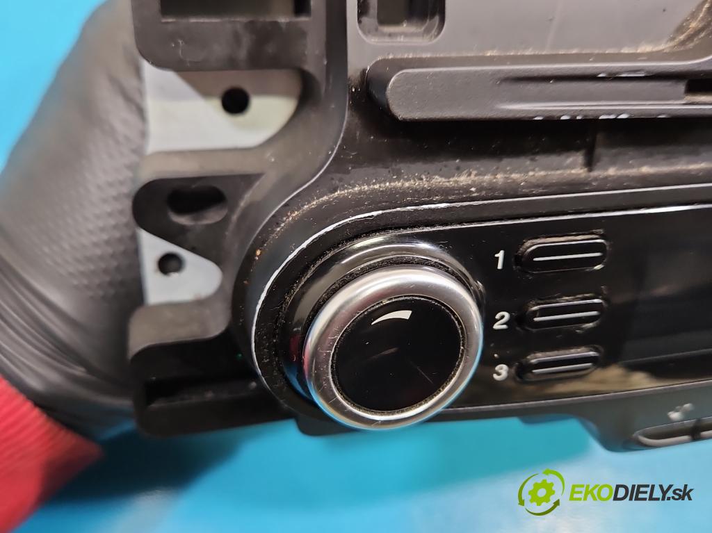 Alfa romeo Giulietta 1.6 jtd 105 HP manual 77 kW 1598 cm3 5- Radio originál 1560912490