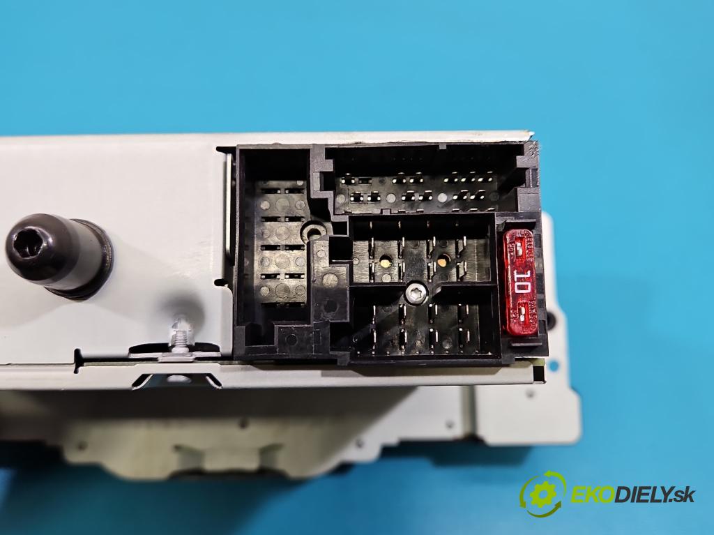 Alfa romeo Giulietta 1.6 jtd 105 HP manual 77 kW 1598 cm3 5- Radio originál 1560912490