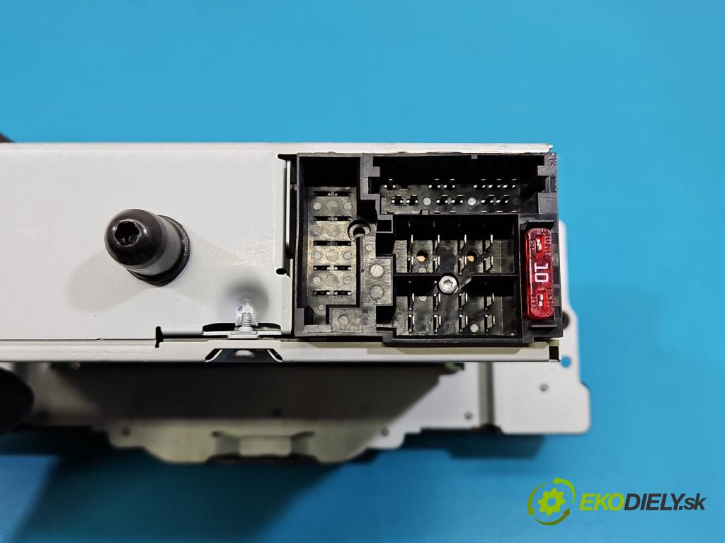 Alfa romeo Giulietta 1.6 jtd 105 HP manual 77 kW 1598 cm3 5- Radio originál 1560912490