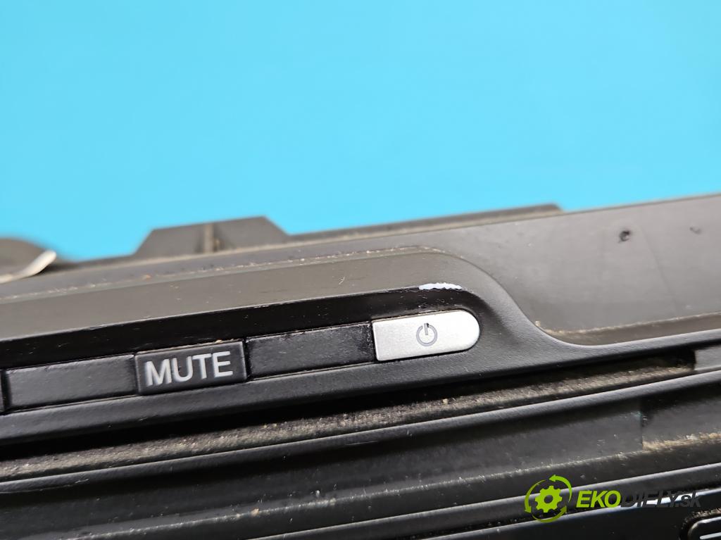 Alfa romeo Giulietta 1.6 jtd 105 HP manual 77 kW 1598 cm3 5- Radio originál 1560912490