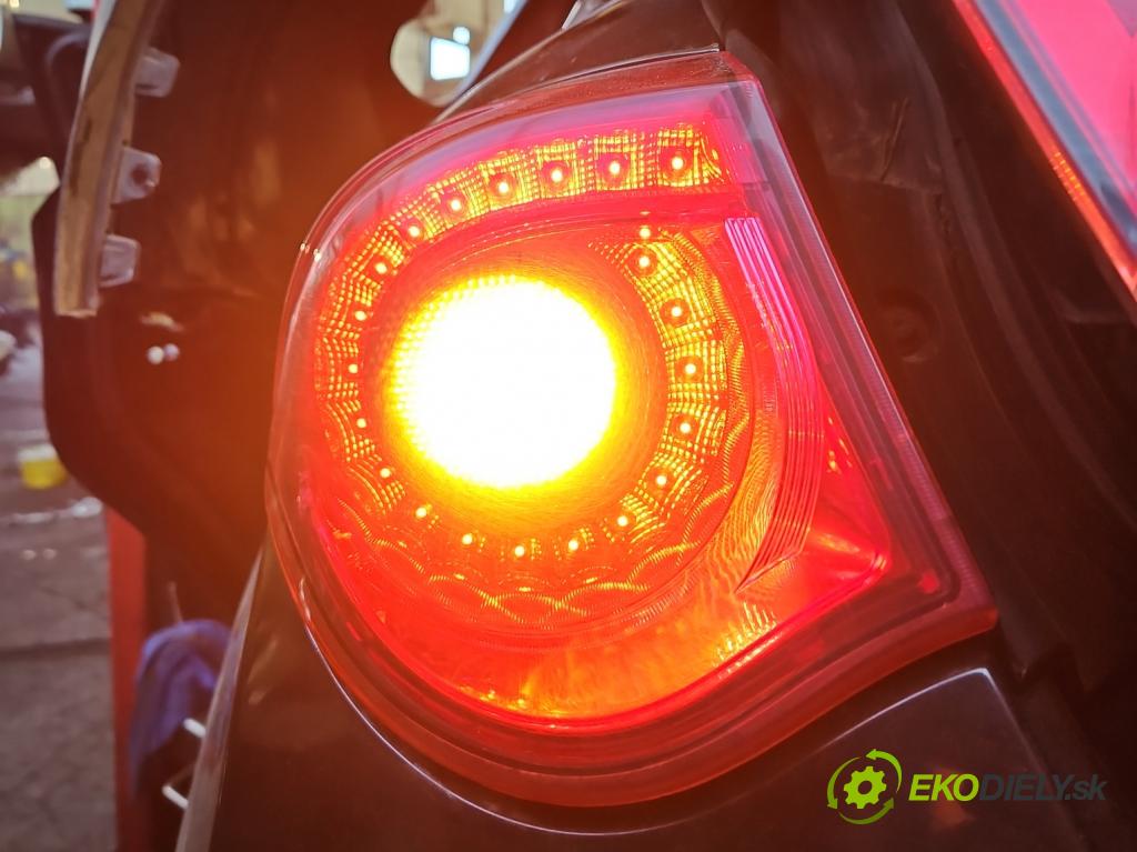 Alfa romeo Giulietta 1.6 jtd 105 hp manual 77 kW 1598 cm3 5- světlo zadní levé 50513613 (Klika dveří ostatní)