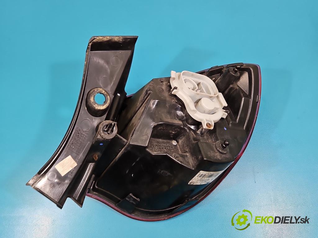 Alfa romeo Giulietta 1.6 jtd 105 hp manual 77 kW 1598 cm3 5- světlo zadní levé 50513613 (Klika dveří ostatní)