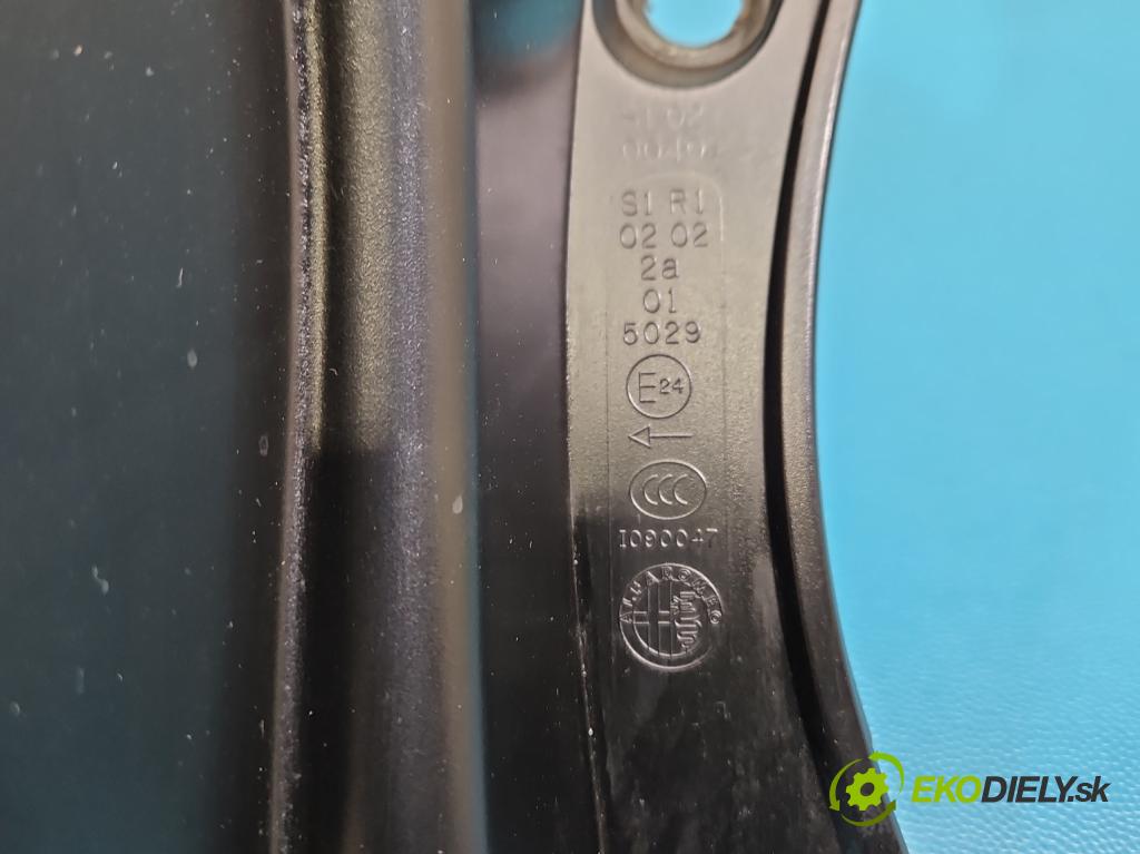 Alfa romeo Giulietta 1.6 jtd 105 hp manual 77 kW 1598 cm3 5- světlo zadní levé 50513613 (Klika dveří ostatní)