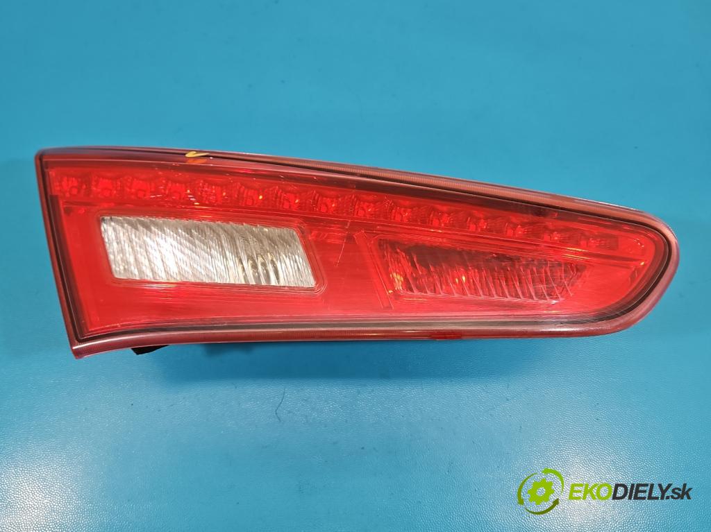 Alfa romeo Giulietta 1.6 jtd 105 hp manual 77 kW 1598 cm3 5- světlo zadní levé 50513401 (Klika dveří ostatní)