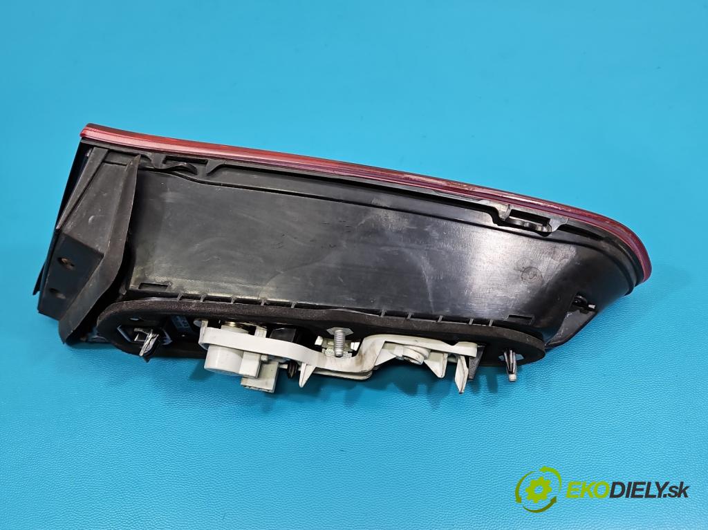 Alfa romeo Giulietta 1.6 jtd 105 hp manual 77 kW 1598 cm3 5- světlo zadní levé 50513401 (Klika dveří ostatní)