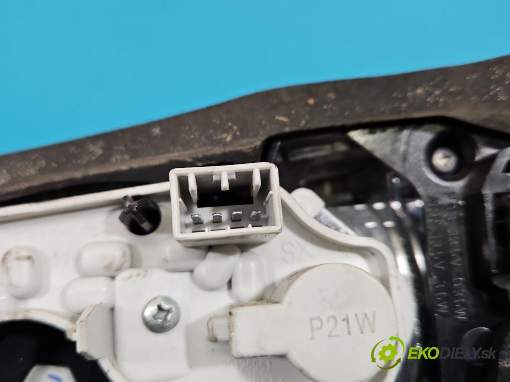 Alfa romeo Giulietta 1.6 jtd 105 hp manual 77 kW 1598 cm3 5- světlo zadní levé 50513401 (Klika dveří ostatní)