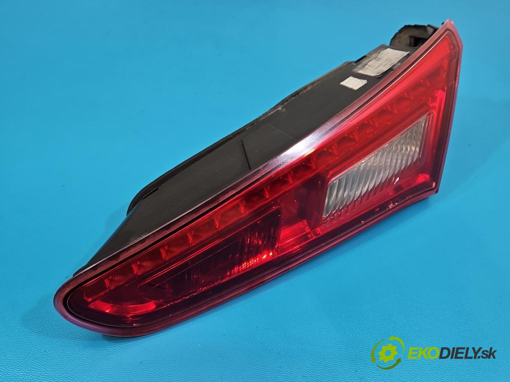 Alfa romeo Giulietta 1.6 jtd 105 HP manual 77 kW 1598 cm3 5- svetlo / reflektor zadné pravé 50513400 (Kľučka dverí ostatné)