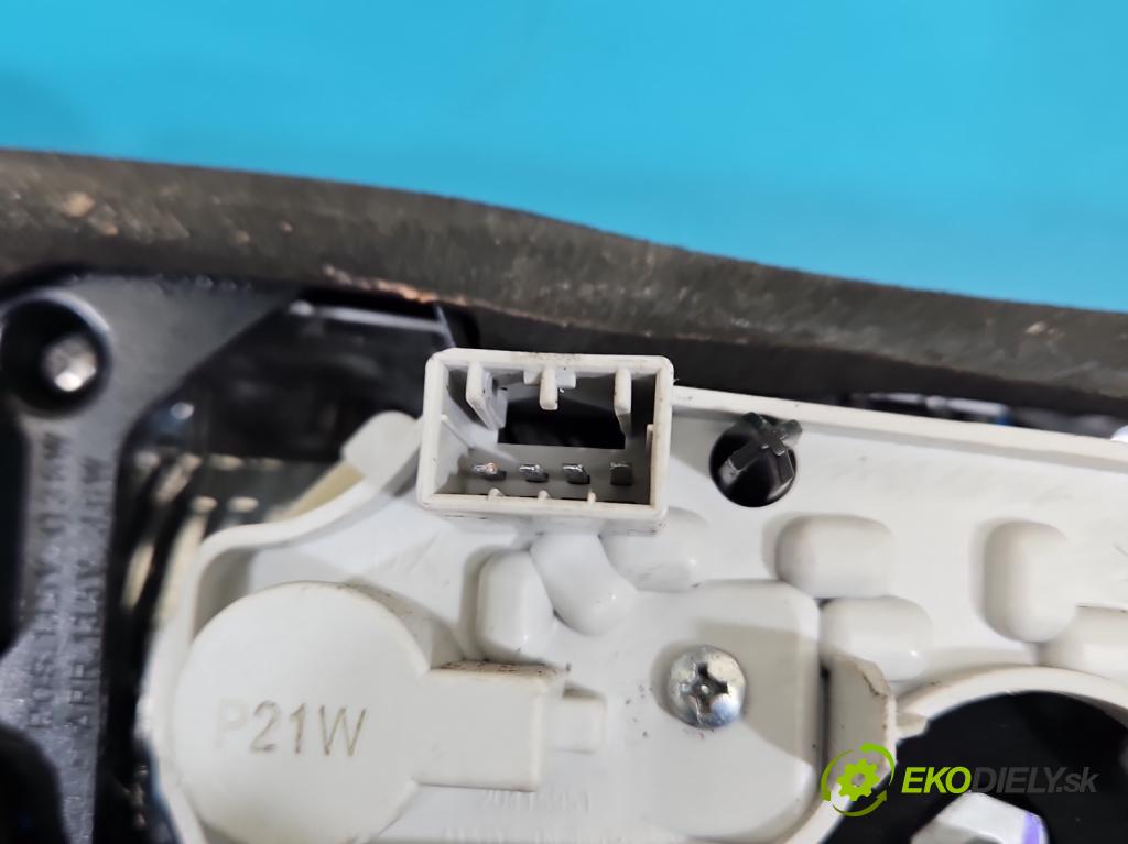 Alfa romeo Giulietta 1.6 jtd 105 HP manual 77 kW 1598 cm3 5- svetlo / reflektor zadné pravé 50513400 (Kľučka dverí ostatné)