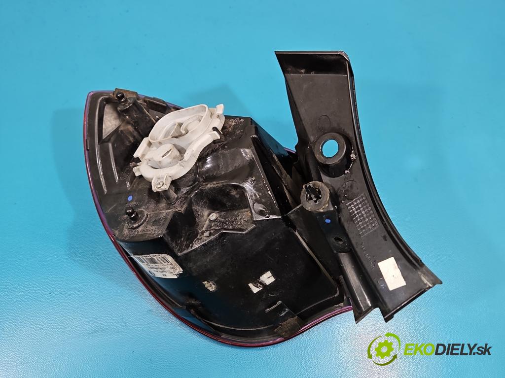 Alfa romeo Giulietta 1.6 jtd 105 hp manual 77 kW 1598 cm3 5- světlo zadní pravé 0050513612 (Klika dveří ostatní)