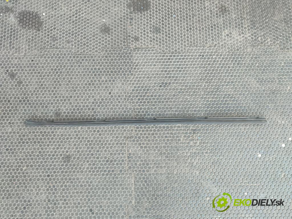 Volvo V70 III 2007-2016 2.0 16V 145 HP manual 107 kW 1999 cm3 5- lišta Okna: čelné: pravé 31214493