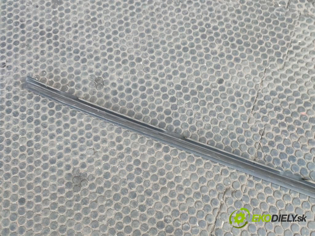 Volvo V70 III 2007-2016 2.0 16V 145 HP manual 107 kW 1999 cm3 5- lišta Okna: čelné: pravé 31214493