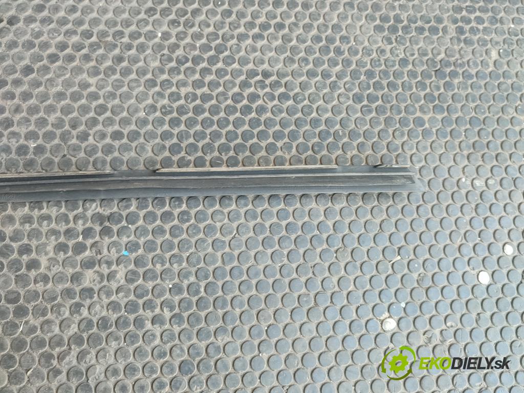 Volvo V70 III 2007-2016 2.0 16V 145 HP manual 107 kW 1999 cm3 5- lišta Okna: čelné: pravé 31214493