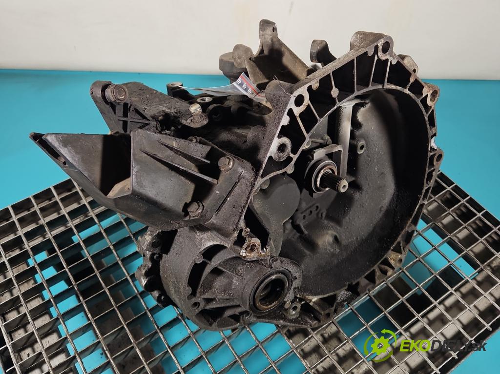 Mini One I 2000-2006 1.6 16V 90 hp manual 66 kW 1598 cm3 3- převodovka stupňová manual 