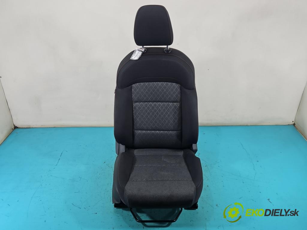 MG MG3  24- 1.5 16V 102 HP automatic 75 kW 1498 cm3 5- Sedačka pravý  (Sedadlo)