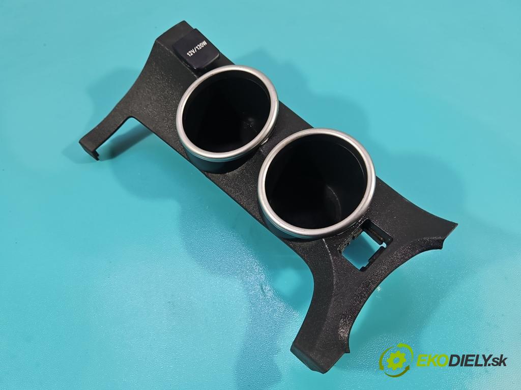 Toyota Verso 2009-2018 1.8 16V 147 HP manual 108 kW 1798 cm3 5- Rukojeť: na nápoje:  (Držiak (úchyt) na nápoje)