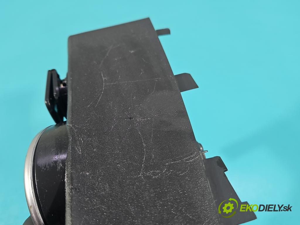 Toyota Verso 2009-2018 1.8 16V 147 hp manual 108 kW 1798 cm3 5- Rukojeť: na napoje:  (Držák nápojů)