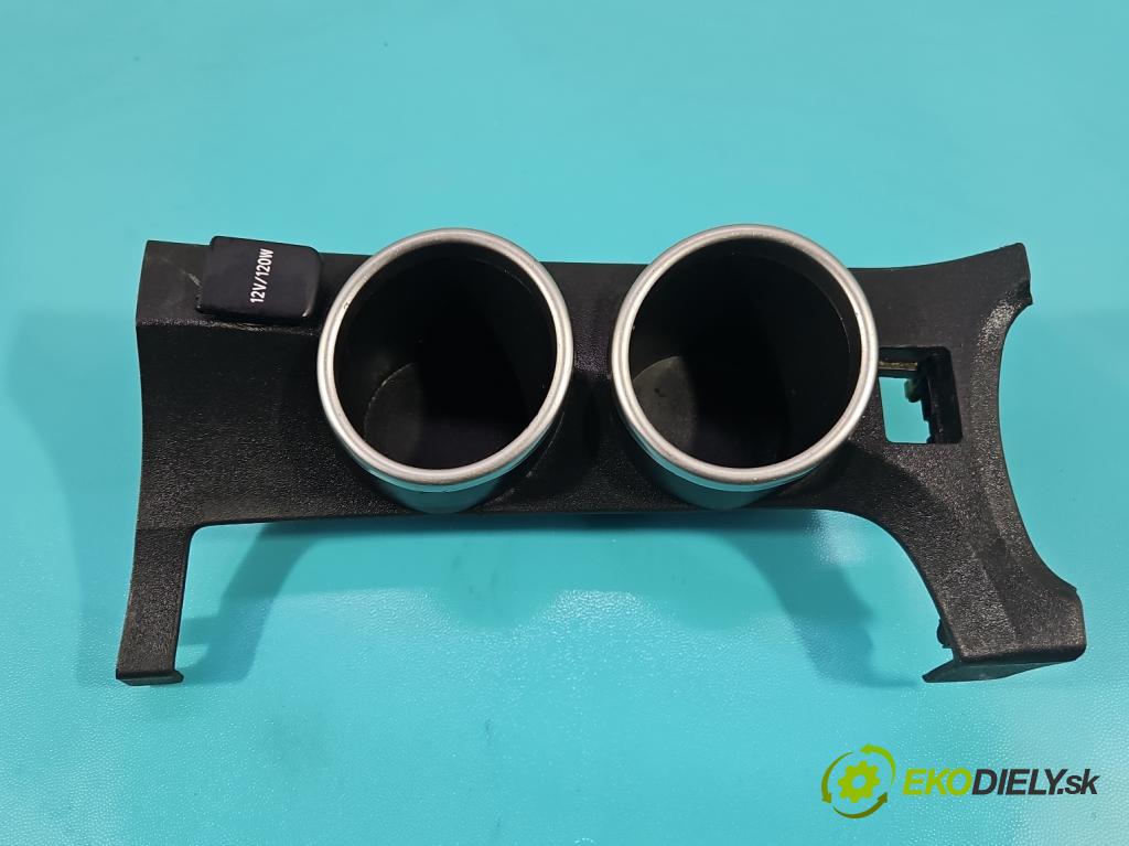 Toyota Verso 2009-2018 1.8 16V 147 hp manual 108 kW 1798 cm3 5- Rukojeť: na napoje:  (Držák nápojů)