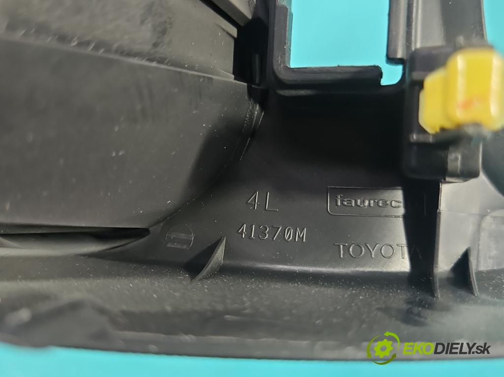 Toyota Verso 2009-2018 1.8 16V 147 hp manual 108 kW 1798 cm3 5- Rukojeť: na napoje:  (Držák nápojů)