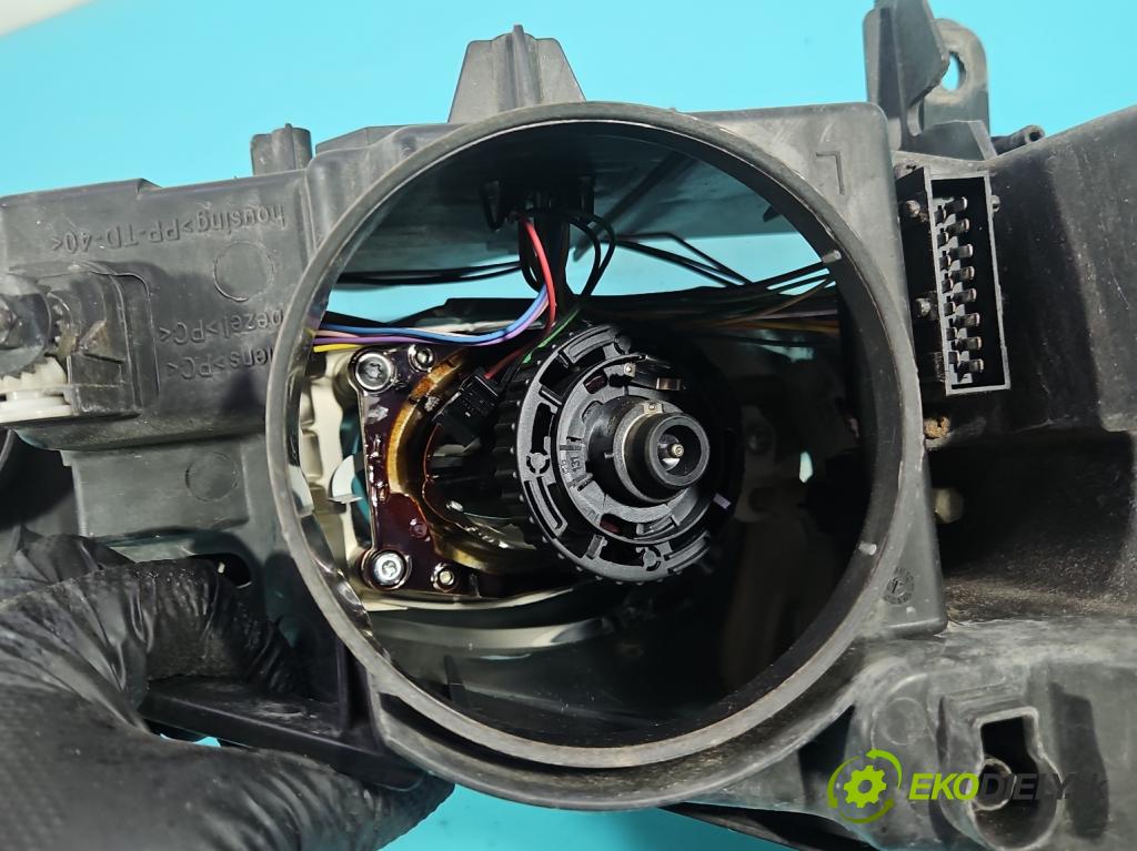 Peugeot 407 2.0 16V 136 HP manual 100 kW 1997 cm3 4- Reflektor: ľavý 9641944280 (Kľučka dverí ostatné)