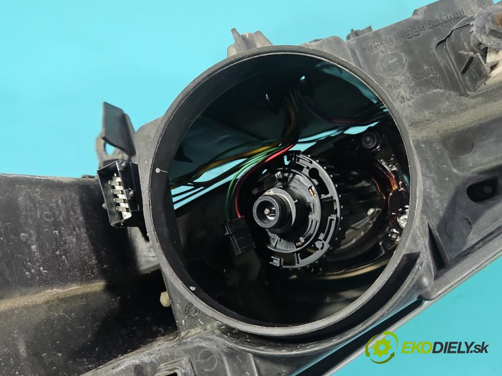 Peugeot 407 2.0 16V 136 HP manual 100 kW 1997 cm3 4- Reflektor: pravý 9641944180 (Svetlo predné pravé)