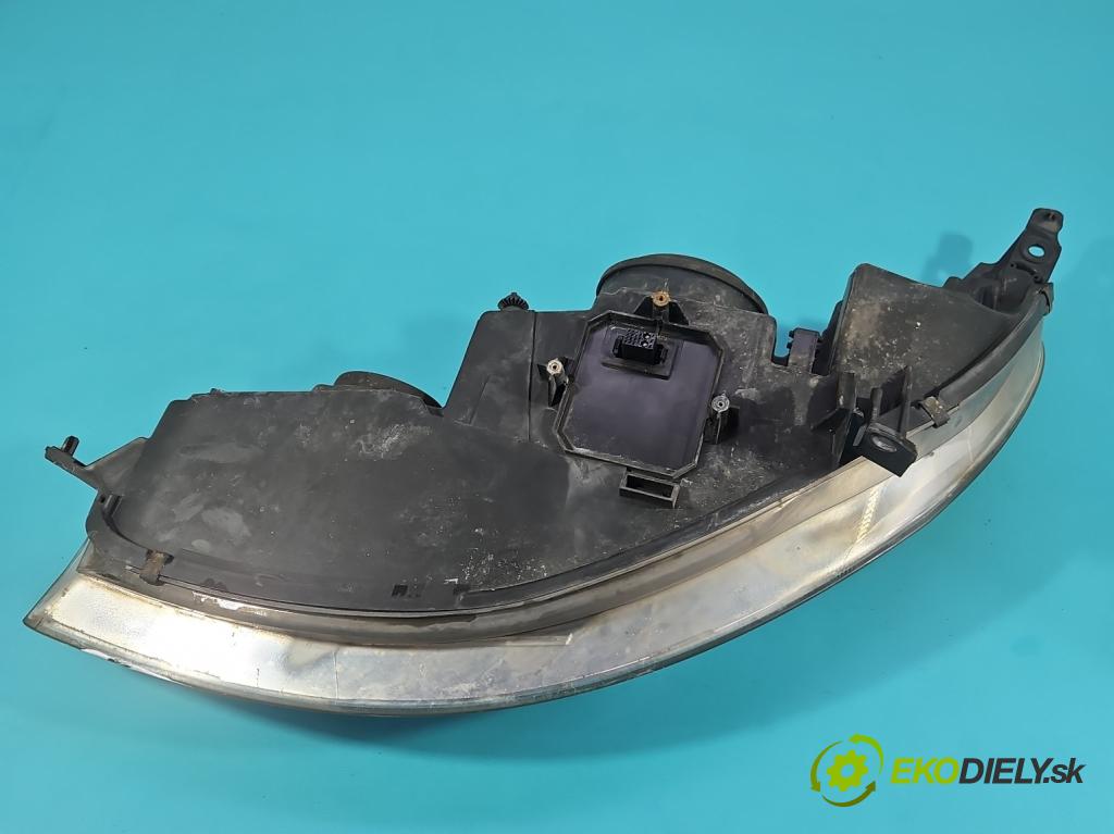 Peugeot 407 2.0 16V 136 HP manual 100 kW 1997 cm3 4- Reflektor: pravý 9641944180 (Svetlo predné pravé)