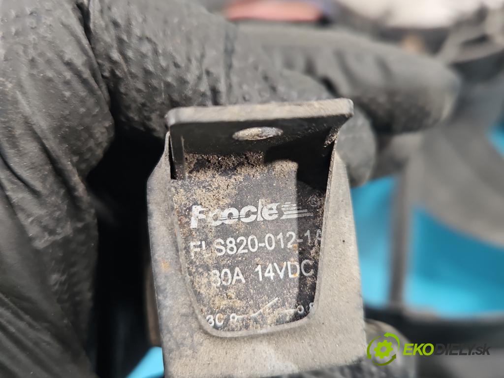 Peugeot 407 2.0 16V 136 HP manual 100 kW 1997 cm3 4- Ventilátor chladiča