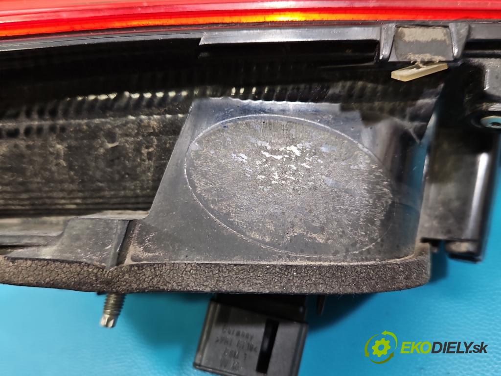 Vw Passat B8 2014 - 2.0 tdi 150 HP automatic 110 kW 1968 cm3 5- svetlo / reflektor zadné pravé  (Kľučka dverí ostatné)