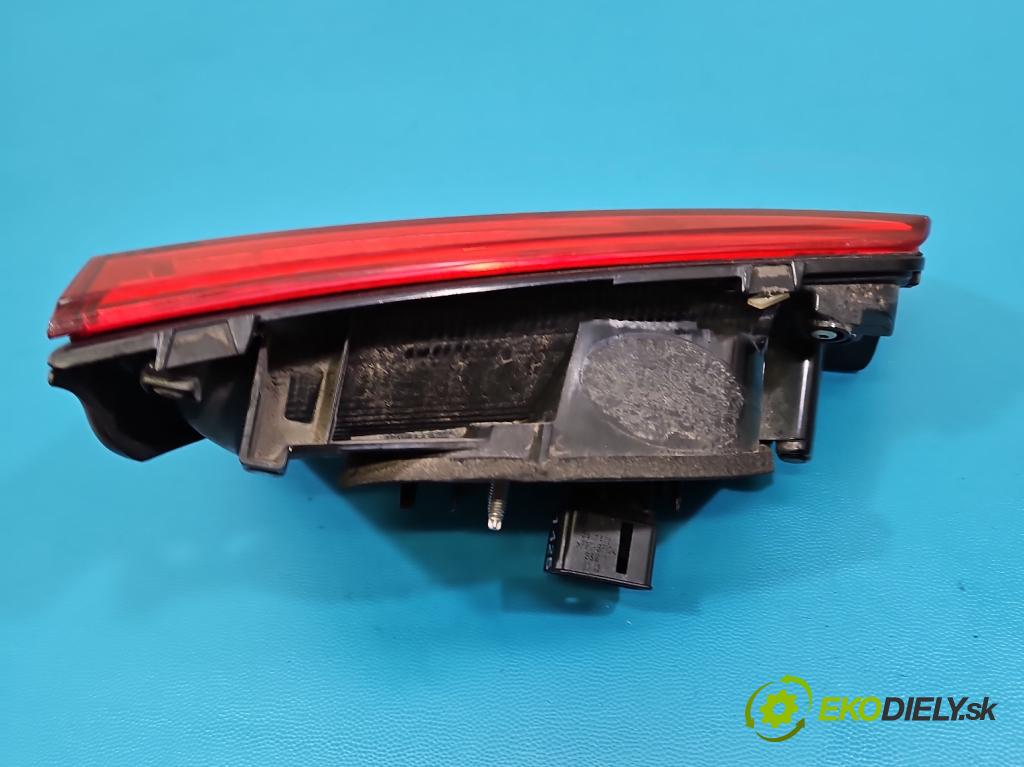 Vw Passat B8 2014 - 2.0 tdi 150 HP automatic 110 kW 1968 cm3 5- svetlo / reflektor zadné pravé  (Kľučka dverí ostatné)