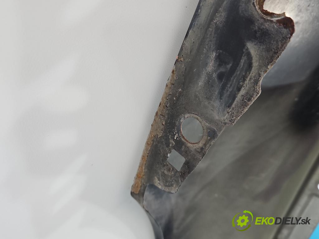 Peugeot 407 2.0 16V 136 HP manual 100 kW 1997 cm3 4- blatník predné pravý (Kľučka dverí ostatné)