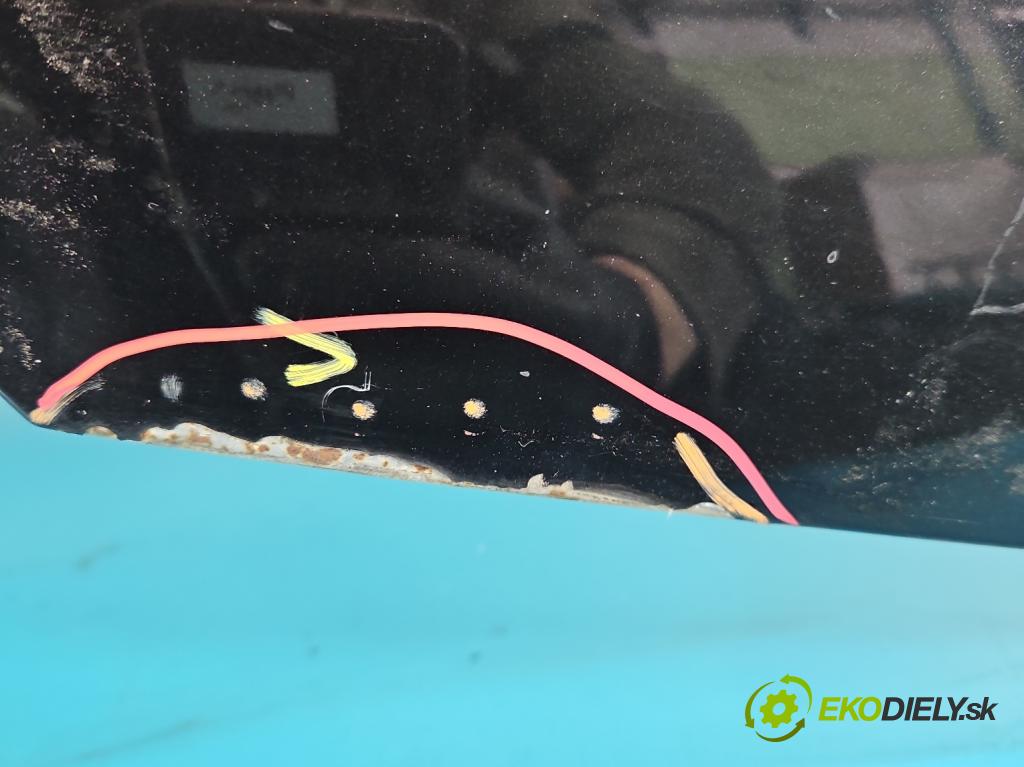 Peugeot 407 2.0 16V 136 HP manual 100 kW 1997 cm3 4- blatník predné pravý (Kľučka dverí ostatné)