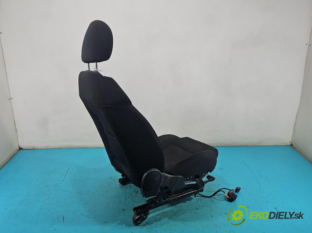 Alfa romeo Giulietta 1.6 jtd 105 HP manual 77 kW 1598 cm3 5- Sedačka ľavý  (Sedadlo)