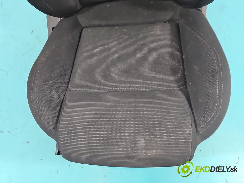 Alfa romeo Giulietta 1.6 jtd 105 HP manual 77 kW 1598 cm3 5- Sedačka pravý  (Sedadlo)